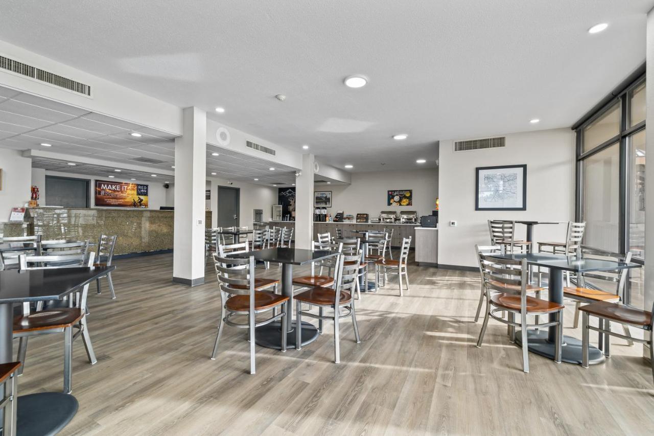 Red Lion Inn & Suites Deschutes River - Bend Exterior foto